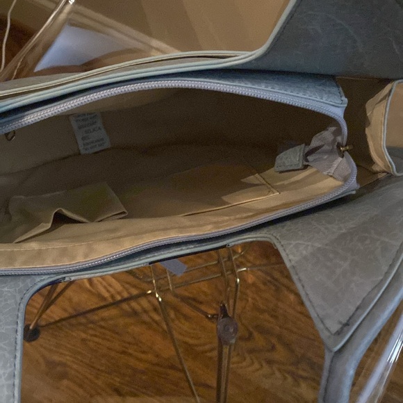 Tote - Picture 4 of 5